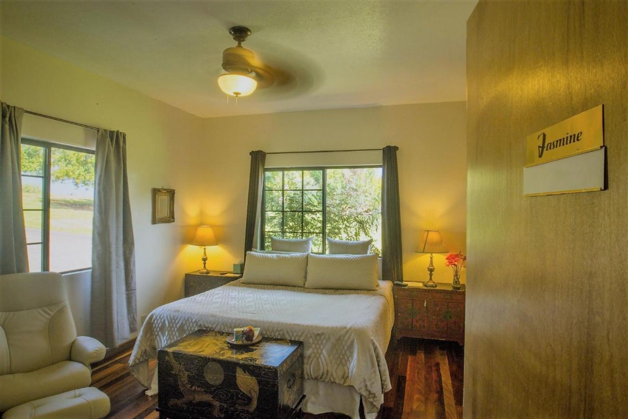 The Inn At Kulaniapia Falls Hilo Exterior photo